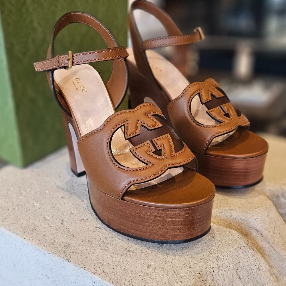 Gucci Interlocking G Cut Out Sandal 730022 US000 - 2535 Cuir Leather Size 39+